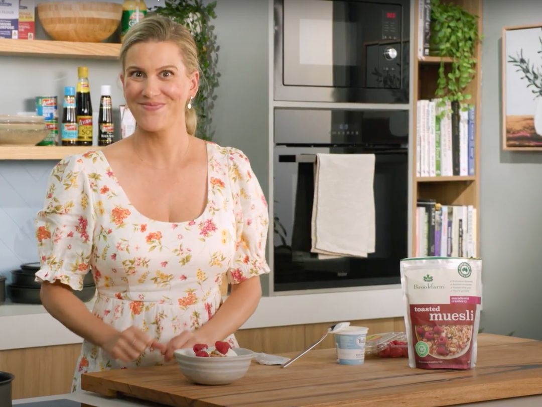 Brookfarm Apple Rhubarb Muesli Crumble Bowls